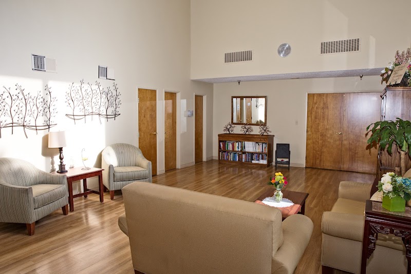 OAK GLEN POST ACUTE nursing home in CHERRY VALLEY, CA - Photo 4 of 5