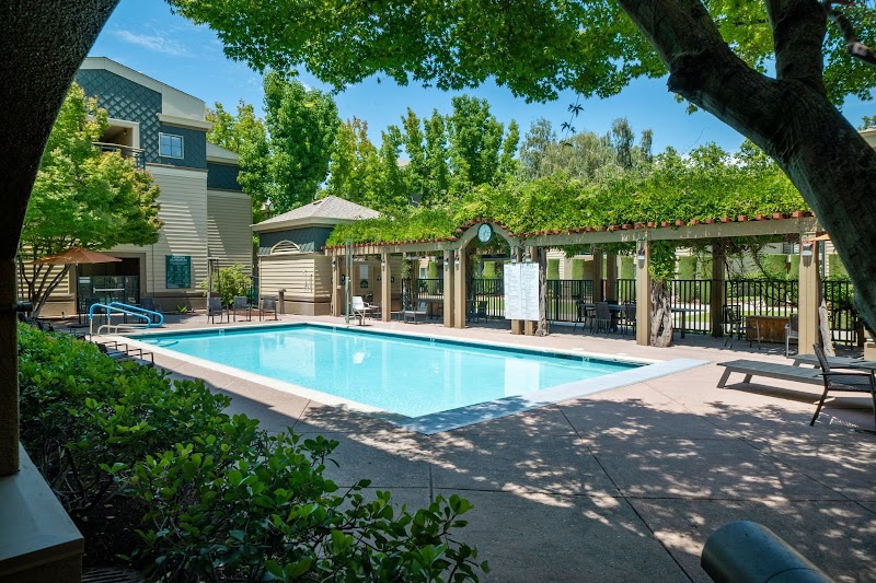 THE TERRACES OF LOS GATOS nursing home in LOS GATOS, CA - Photo 4 of 10