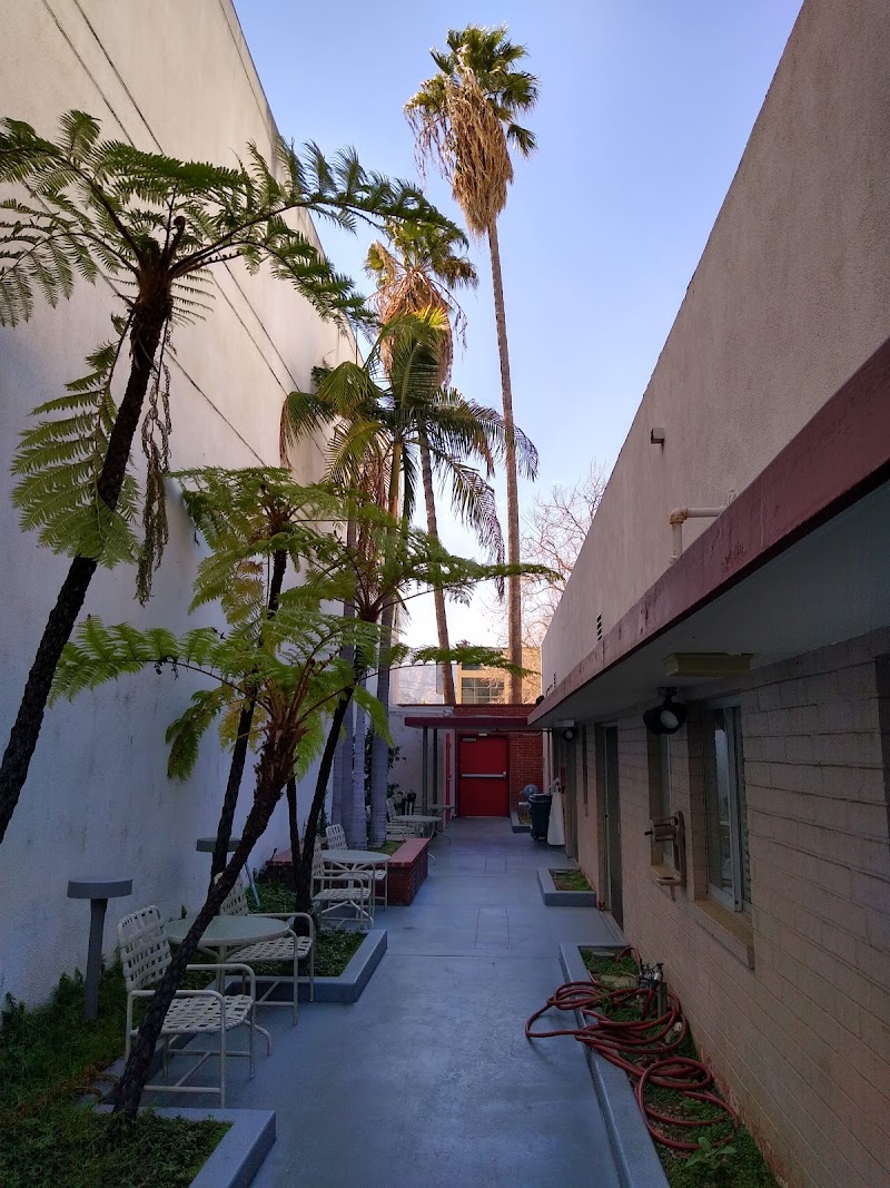 GLENDALE HEALTHCARE CENTER nursing home in GLENDALE, CA - Photo 4 of 10