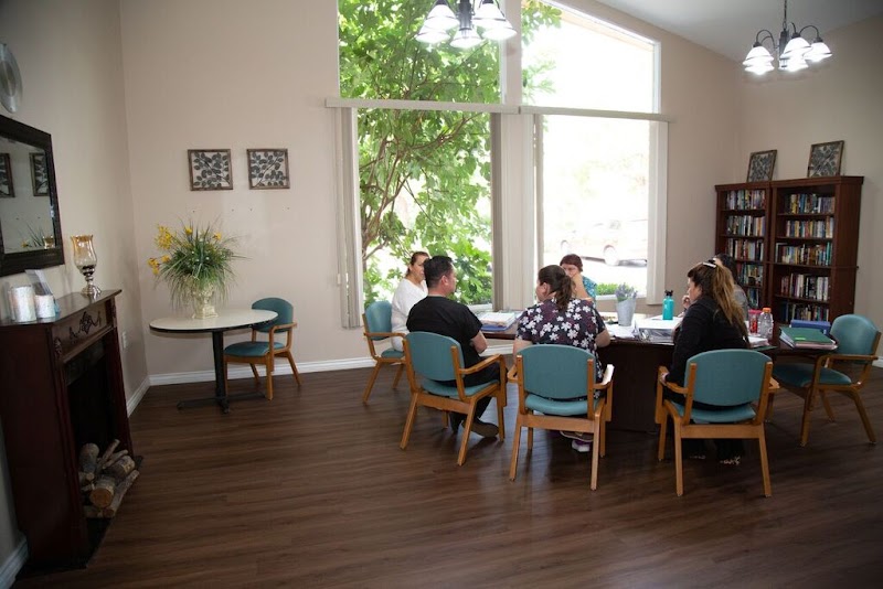 Simi Healthcare Center nursing home in Simi Valley, CA - Photo 4 of 5