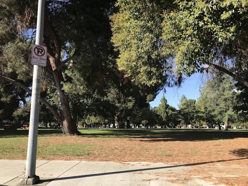 PARK VIEW NURSING AND SUBACUTE nursing home in RESEDA, CA - Photo 2 of 5
