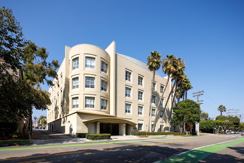 BERKLEY EAST HEALTHCARE CENTER nursing home in SANTA MONICA, CA - Photo 2 of 5