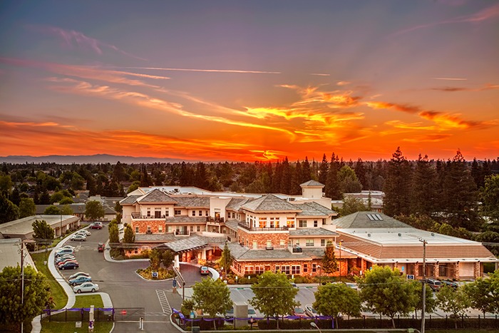 COVENANT VILLAGE CARE CENTER nursing home in TURLOCK, CA - Photo 2 of 10