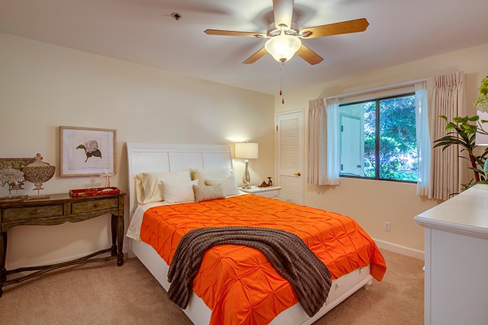 COVENANT VILLAGE CARE CENTER nursing home in TURLOCK, CA - Photo 3 of 10