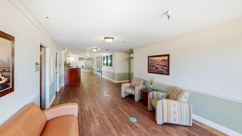 Camarillo Healthcare Center nursing home in Camarillo, CA - Photo 5 of 10