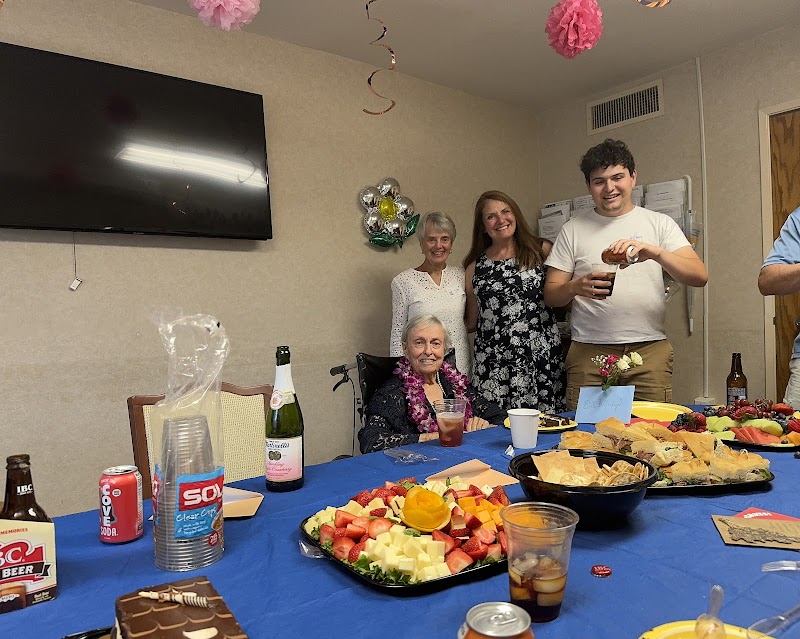CEDAR CREST NURSING AND REHABILITATION CENTER nursing home in SUNNYVALE, CA - Photo 5 of 7