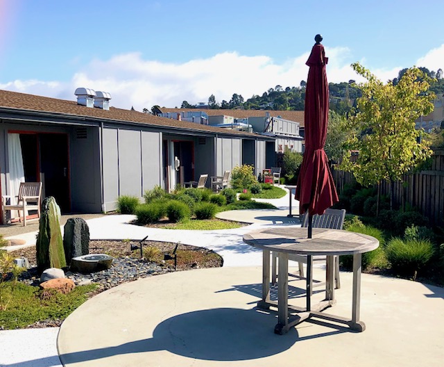 THE REDWOODS, A COMMUNITY OF SENIORS nursing home in MILL VALLEY, CA - Photo 4 of 5