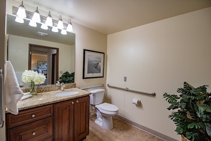 BAYWOOD COURT HEALTH CENTER nursing home in CASTRO VALLEY, CA - Photo 4 of 10