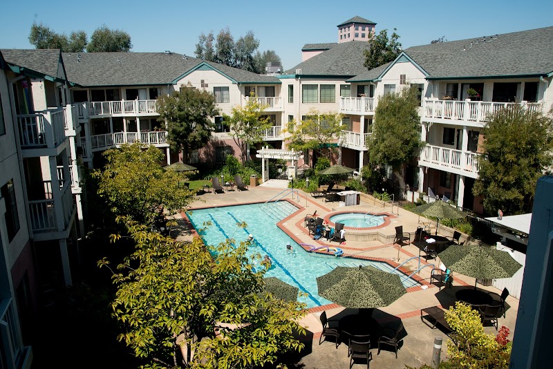BAYWOOD COURT HEALTH CENTER nursing home in CASTRO VALLEY, CA - Photo 5 of 10