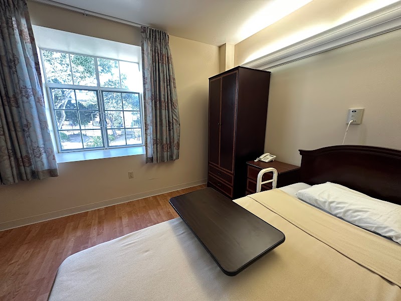 FOREST HILL MANOR HEALTH CENTER nursing home in PACIFIC GROVE, CA - Photo 3 of 5