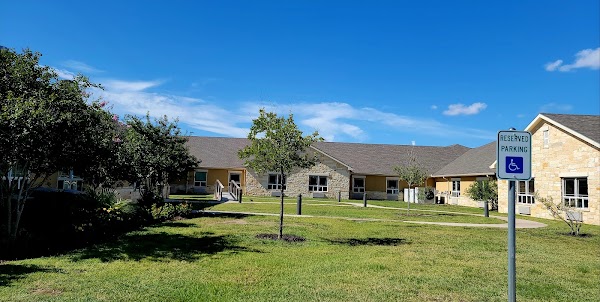 Colonial Manor Advanced Rehab & Healthcare nursing home in Pharr, TX - Photo 1 of 5