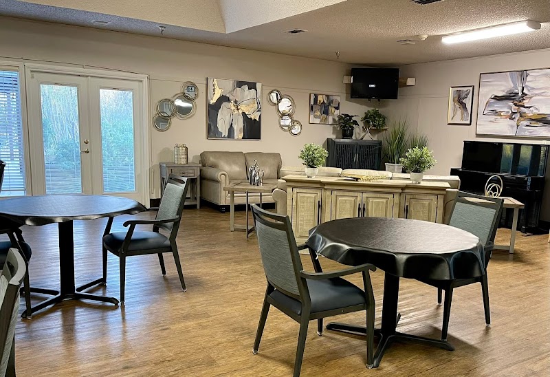 SEVEN OAKS NURSING & REHABILITATION nursing home in BONHAM, TX - Photo 4 of 10