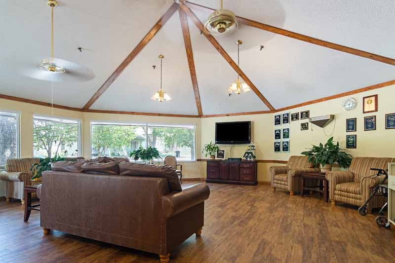 GOLDEN YEARS NURSING AND REHABILITATION CENTER nursing home in MARLIN, TX - Photo 4 of 10