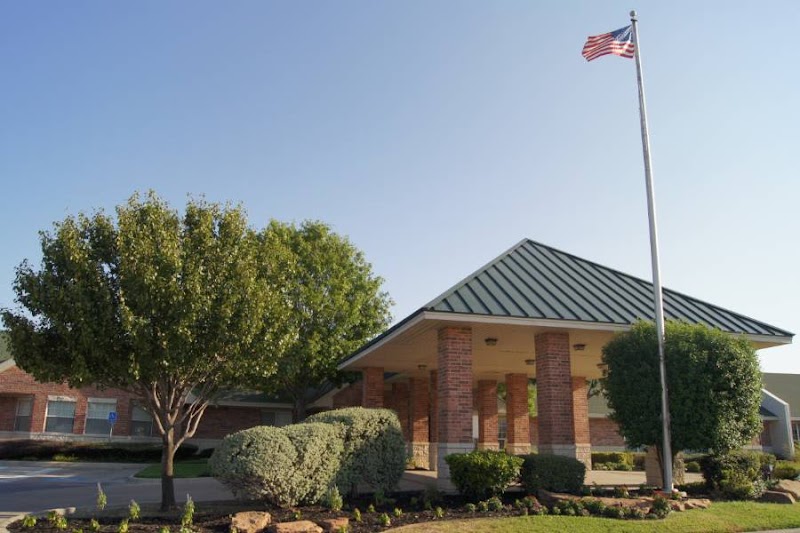 RED OAK HEALTH AND REHABILITATION CENTER nursing home in RED OAK, TX - Photo 2 of 5