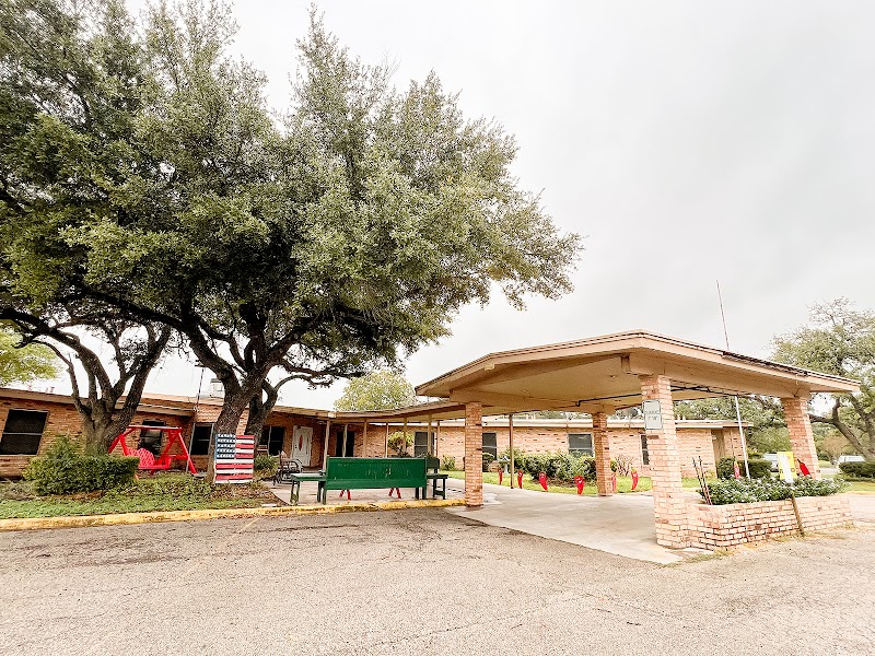 Oak Manor Nursing Center nursing home in Flatonia, TX - Photo 5 of 5