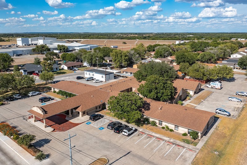 WALNUT SPRINGS HEALTH AND REHABILITATION nursing home in SEGUIN, TX - Photo 3 of 10