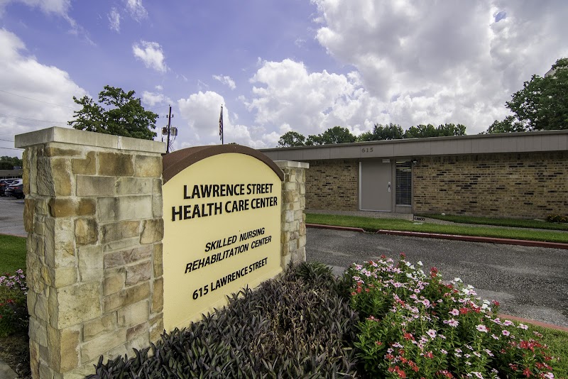 Lawrence Street Health Care Center nursing home in Tomball, TX - Photo 4 of 9