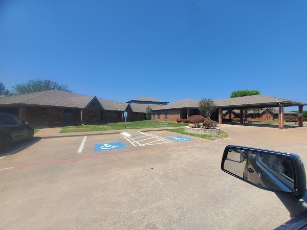 WINDSOR REHABILITATION AND HEALTHCARE nursing home in TERRELL, TX - Photo 1 of 10