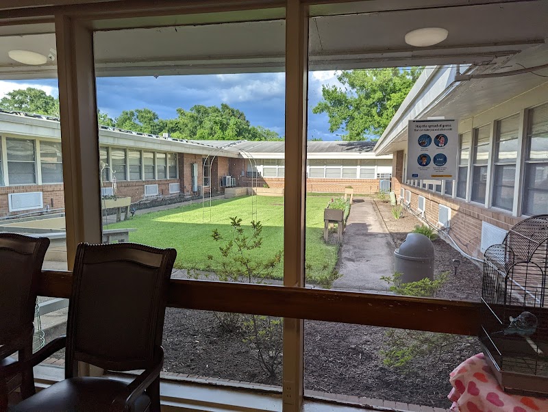 ST JAMES HOUSE OF BAYTOWN nursing home in BAYTOWN, TX - Photo 5 of 10