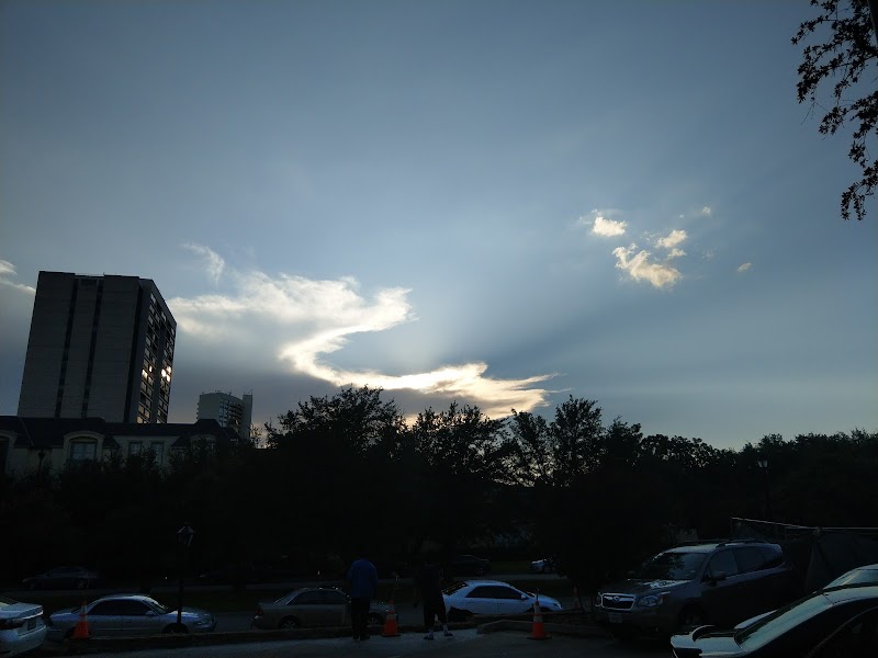 THE PLAZA AT EDGEMERE nursing home in DALLAS, TX - Photo 4 of 10