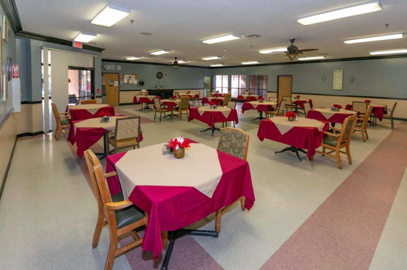 LEGEND OAKS HEALTHCARE AND REHABILITATION CENTER G nursing home in GLADEWATER, TX - Photo 2 of 5