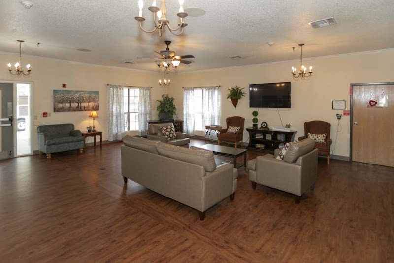 LEGEND OAKS HEALTHCARE AND REHABILITATION CENTER G nursing home in GLADEWATER, TX - Photo 4 of 5