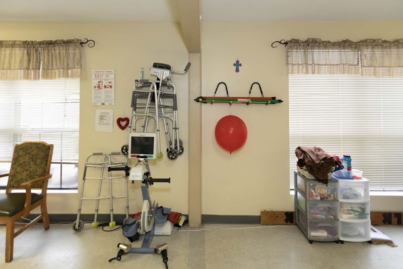 LEGEND OAKS HEALTHCARE AND REHABILITATION CENTER G nursing home in GLADEWATER, TX - Photo 5 of 5