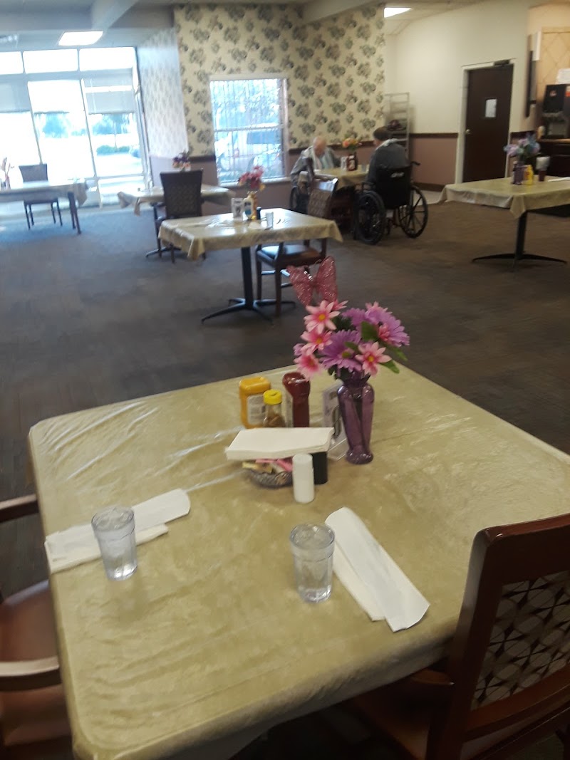 TOWN HALL ESTATES ARLINGTON, INC. nursing home in Arlington, TX - Photo 2 of 5