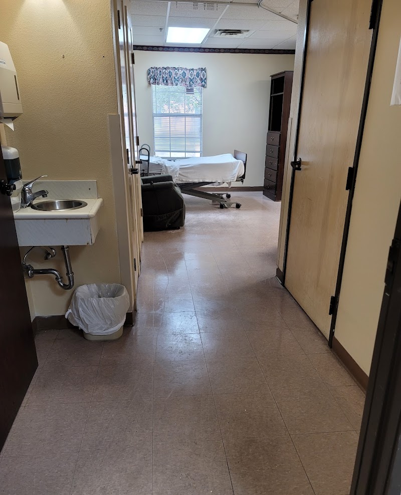 TOWN HALL ESTATES ARLINGTON, INC. nursing home in Arlington, TX - Photo 3 of 5