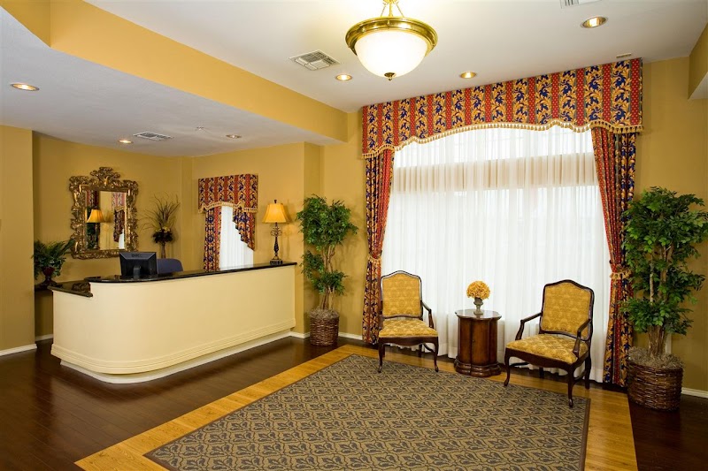 THE MADISON ON MARSH nursing home in CARROLLTON, TX - Photo 2 of 10