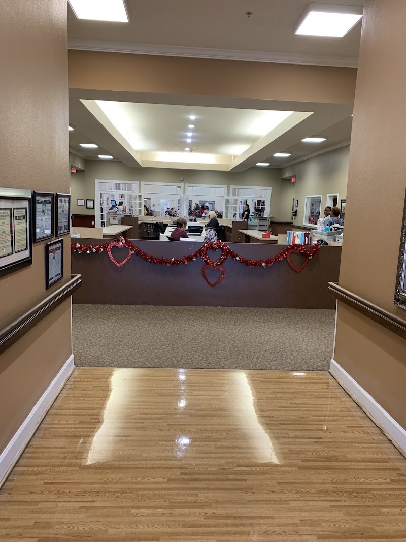 Bayou Pines Care Center nursing home in La Marque, TX - Photo 4 of 5