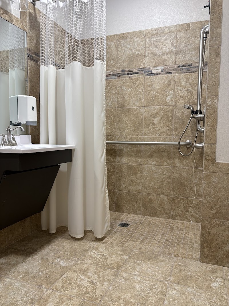 CEDAR HOLLOW REHABILITATION CENTER nursing home in SHERMAN, TX - Photo 5 of 5